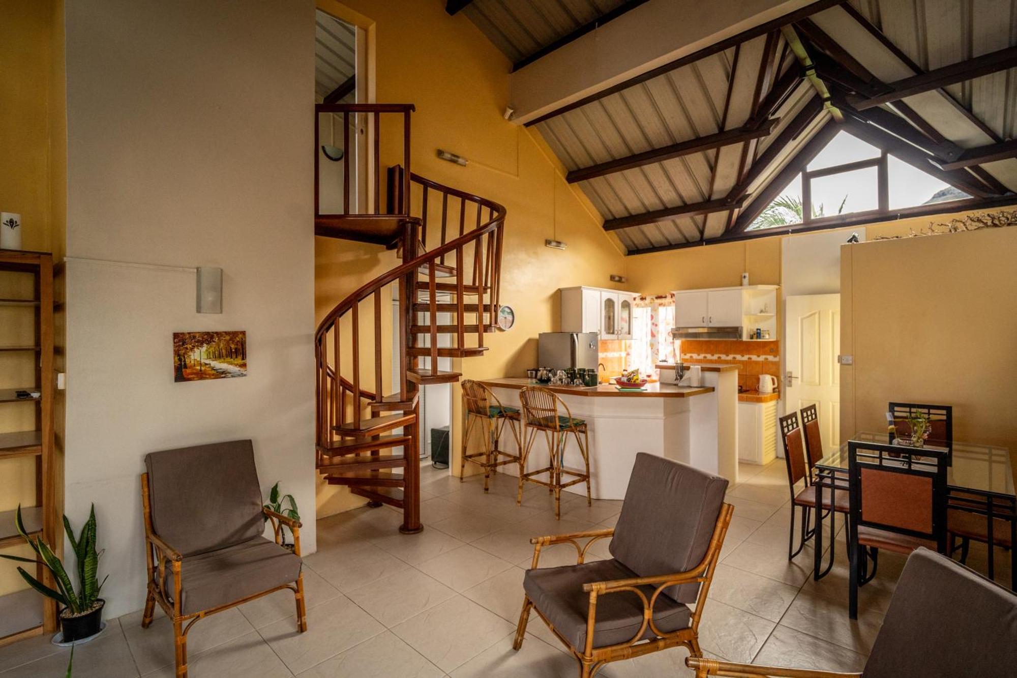 Charming Condo 黑河区 外观 照片