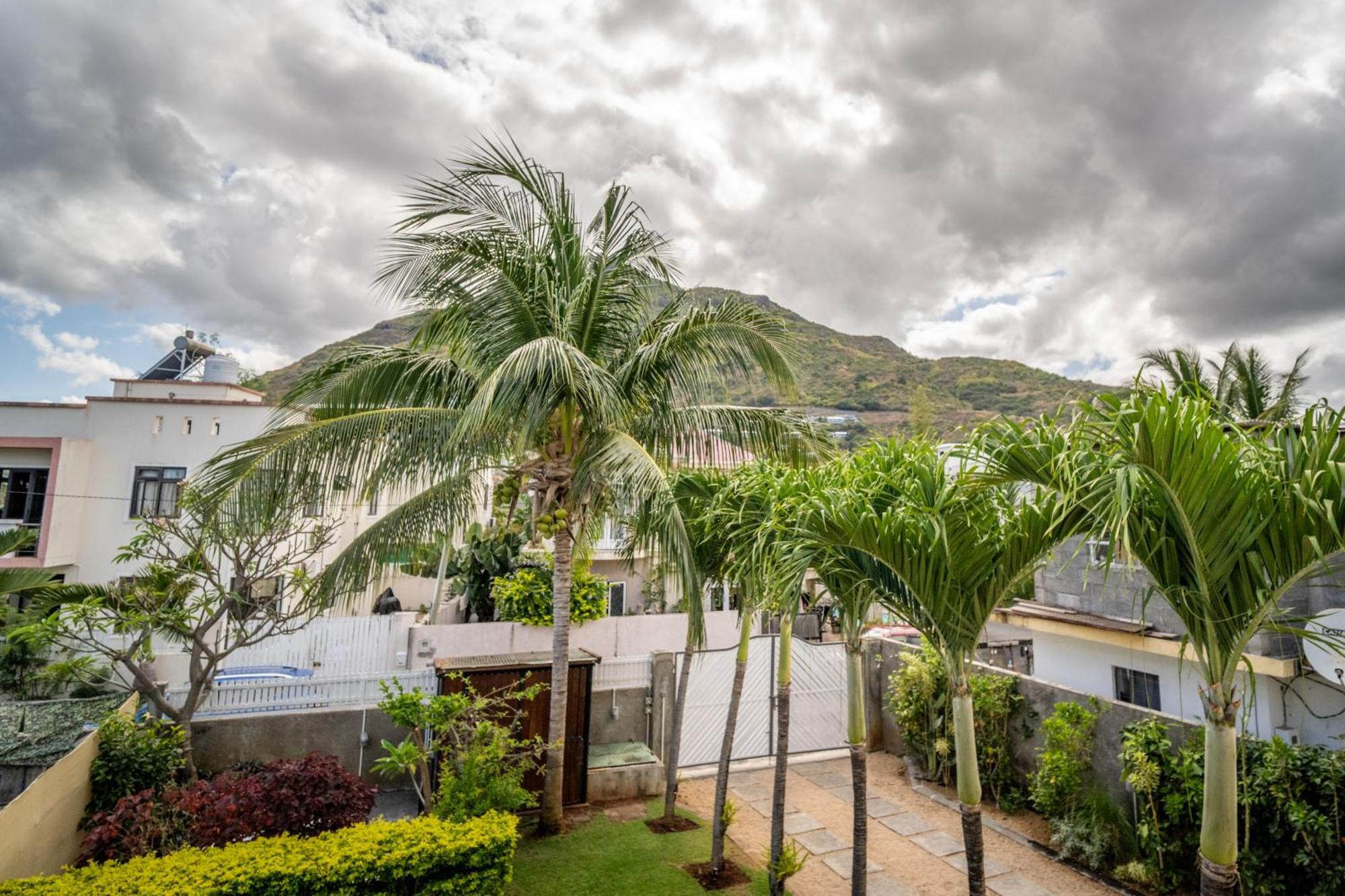 Charming Condo 黑河区 外观 照片